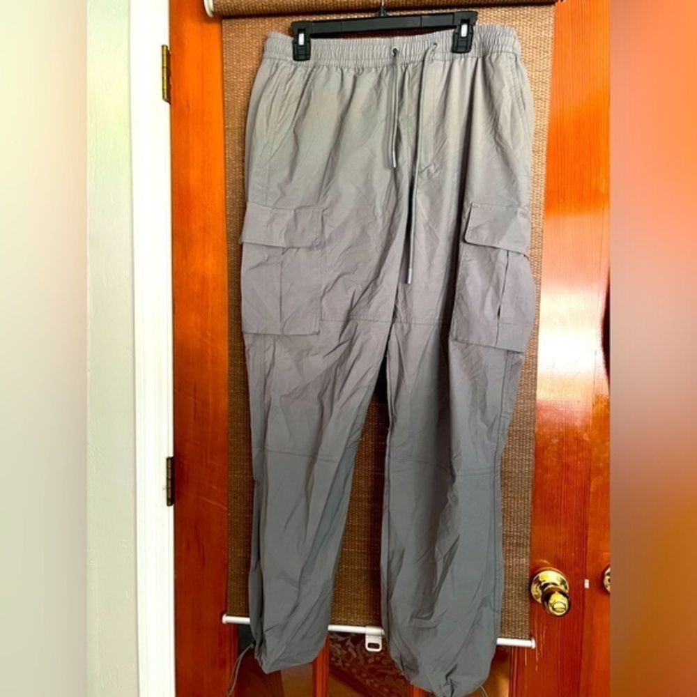 Men’s CSG stretch fabric relax, fit cargo pants XL NWT gray